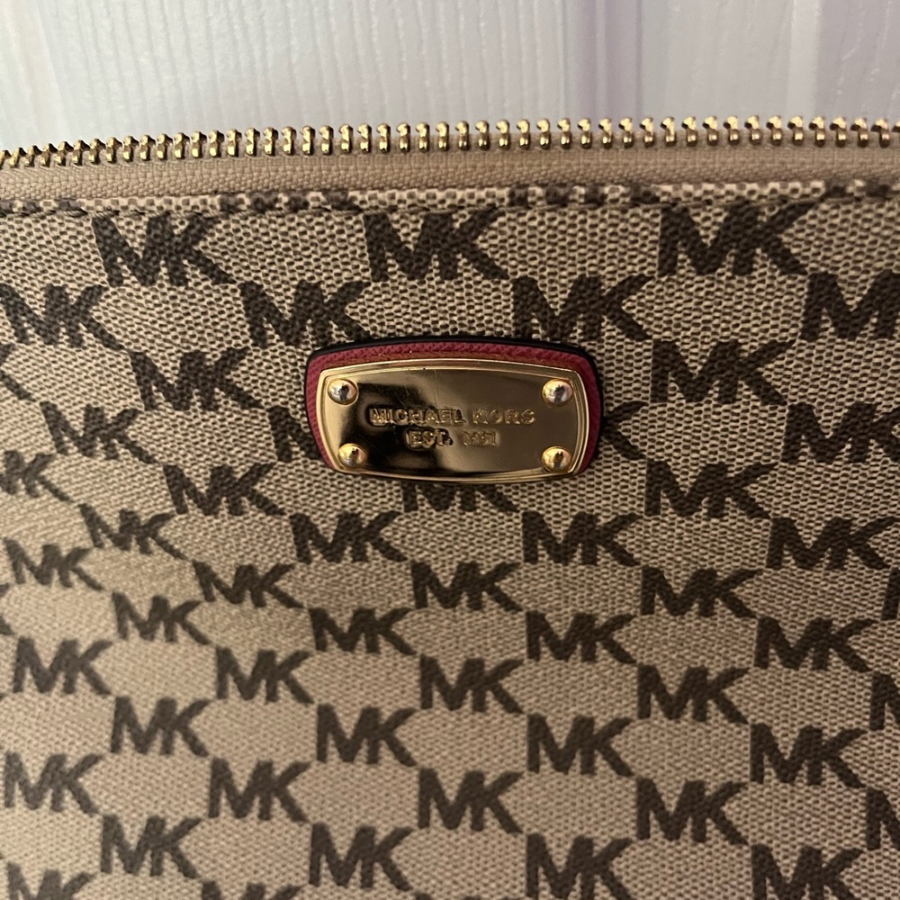 Michael Kors Crossbody Bag - Picture 3 of 15